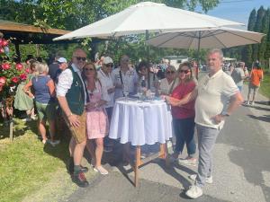 weinbluetenfest_tischen_2024 (1)