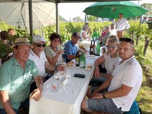 weinbluetenfest_tischen_2024 (16)