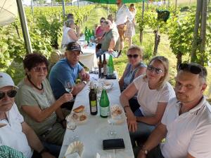 weinbluetenfest_tischen_2024 (17)