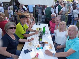 weinbluetenfest_tischen_2024 (19)