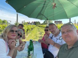 weinbluetenfest_tischen_2024 (22)